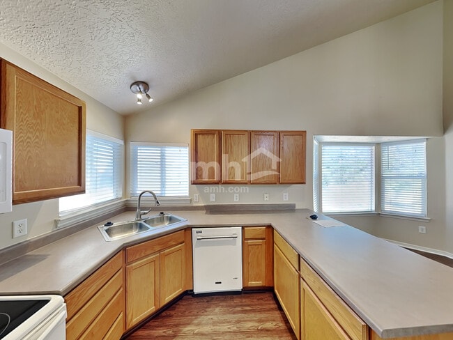 Photo - 3630 New Land Loop