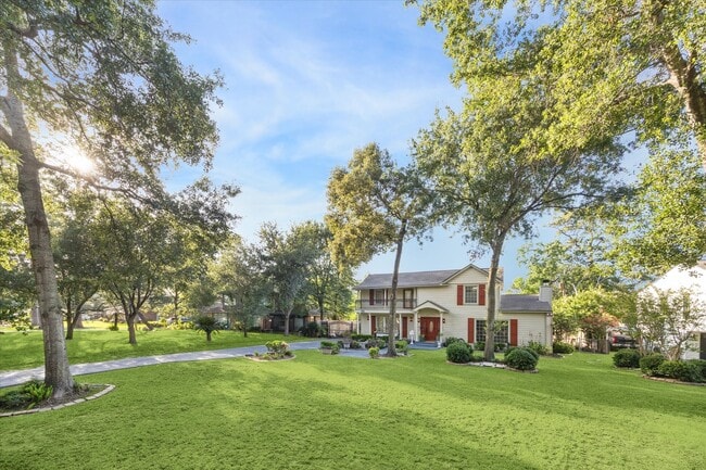 Building Photo - 718 Garden Oaks Blvd Rental