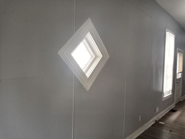 Photo - 2 bedroom Bungalow! LEASING SPECIAL - sign a 13-month lease by 7/31/2026 and second month is free!