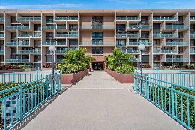 Building Photo - 1 Key Capri Rental