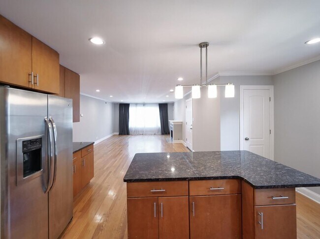 Photo - 6812 N Wolcott Ave