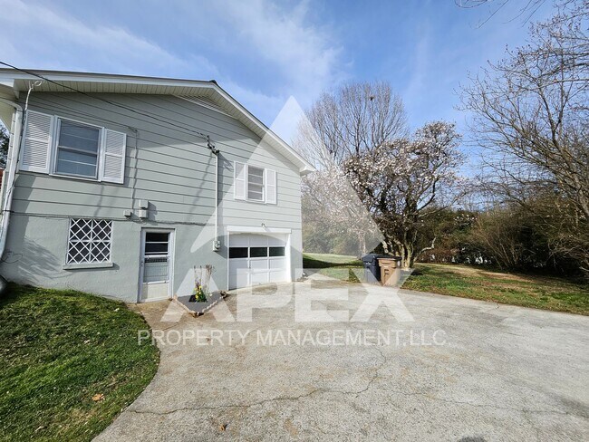 Photo - Beautiful 4 Bd 2/Ba + Bonus Rm, Basement R...