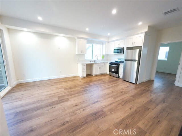 Building Photo - 117 E 29th St Rental
