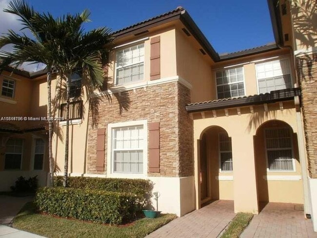 Photo - 1650 NE 33rd Ave Townhome