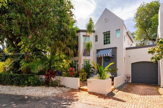 Photo - 2952 Peachy St