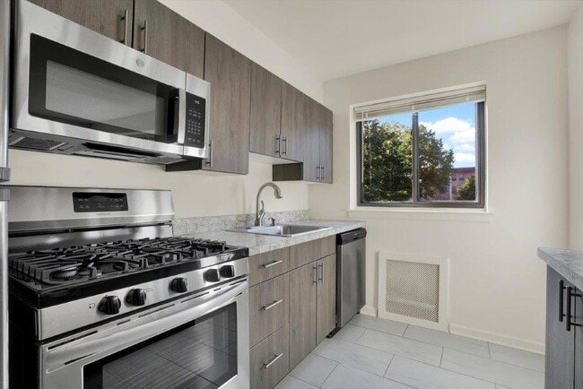 Towne House Apartments