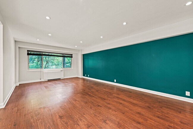 Photo - 4201 Cathedral Ave NW Unidad #501w