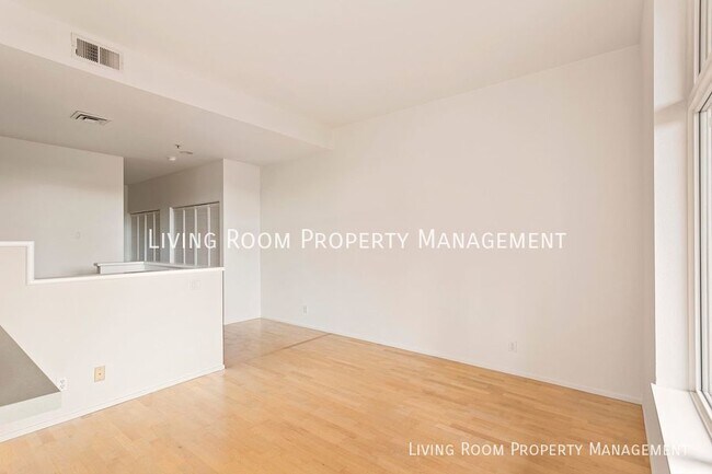 Photo - Hoyt Commons Open Concept Condo - Parking,... Unit : 315