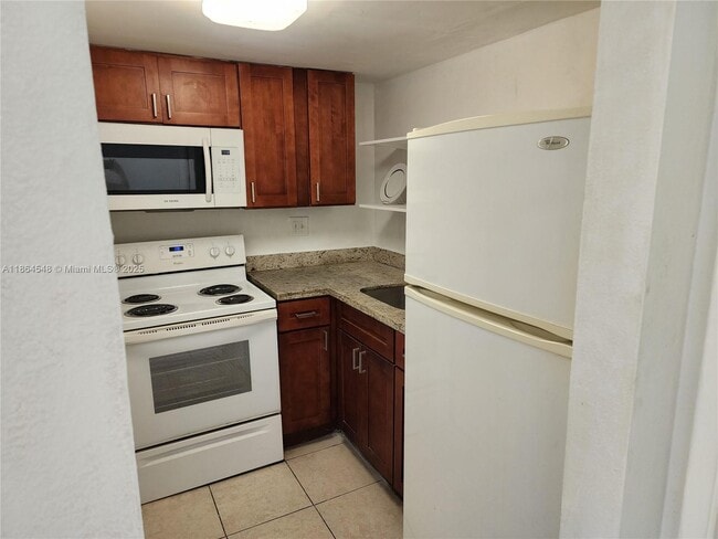 Photo - 241 SE 9th Ave Unidad 103