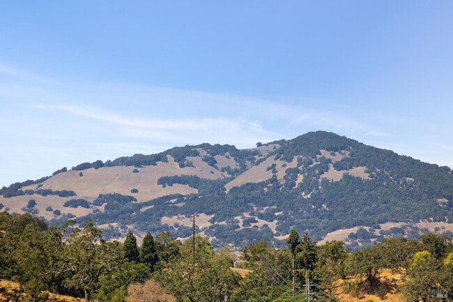 Photo - 844 Arlene Way