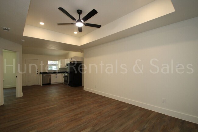 Photo - 1811 Elkins Ave