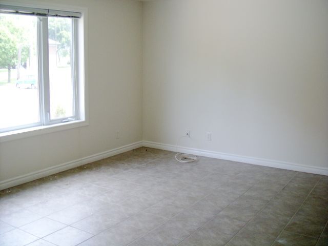 Photo - 675 Chippawa St