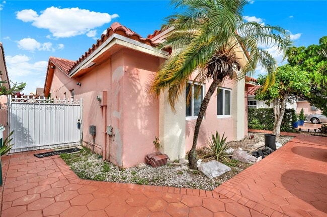 Building Photo - 14643 SW 51st St Unit REAR