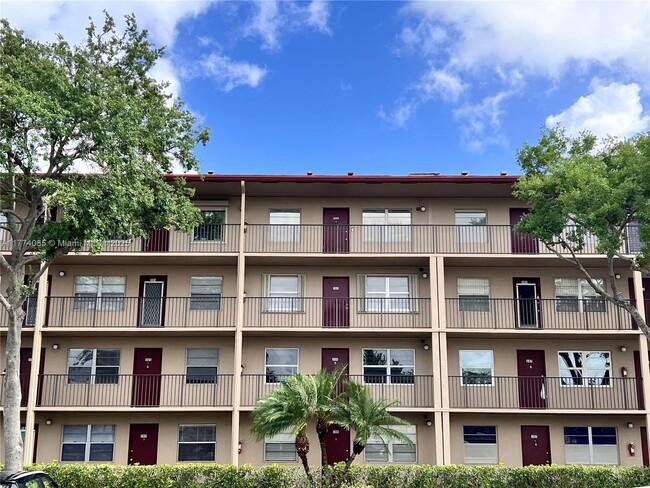 Building Photo - 13455 SW 9th Ct Unit 107J Rental