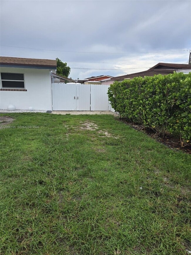 3835 NW 185th St Unit EFF