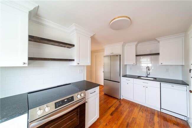 Building Photo - 21 Division St Unit 5