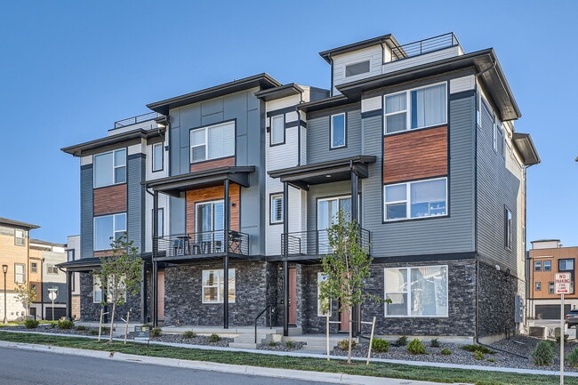 Photo - 805 Promenade Dr