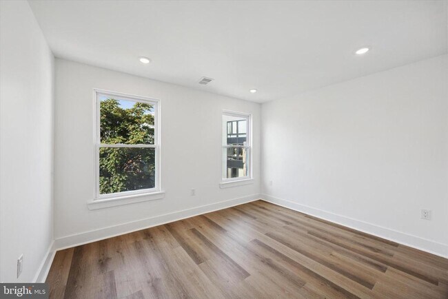 Photo - 2142 E Letterly St