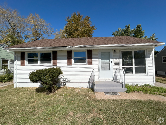 Building Photo - 323 Shepley Dr Rental