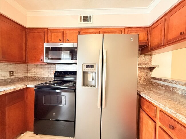 Photo - 208 Laurie Ln