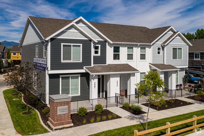 Building Photo - River Park Commons