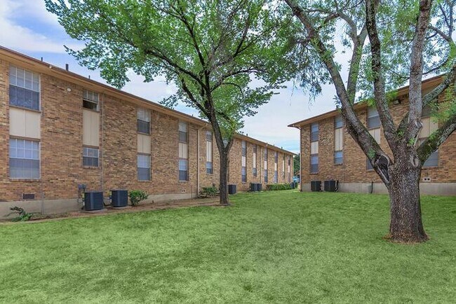 Photo - 5501 Adams Dr Unidad b1