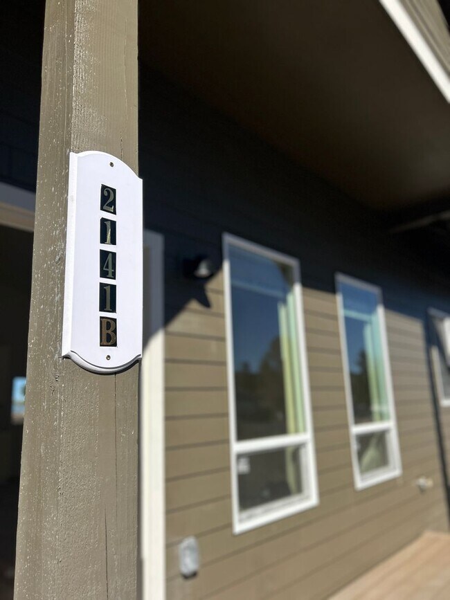 Photo - 2141 S E Melrose Dr Unit B