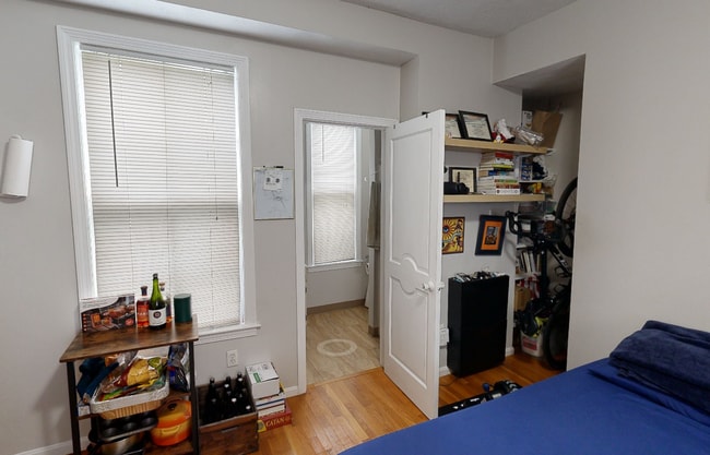 Building Photo - 13 Pleasant St Unit 1 Rental