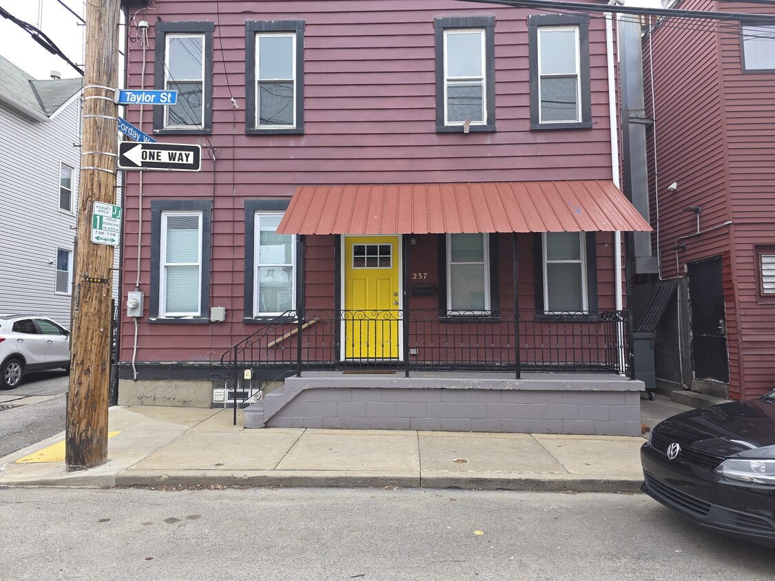 street entrance - 237 Taylor St (Pittsburgh, PA)