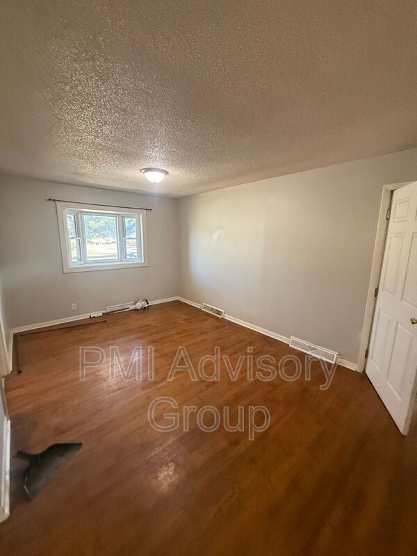 Photo - 1805 SW Clearview Cir