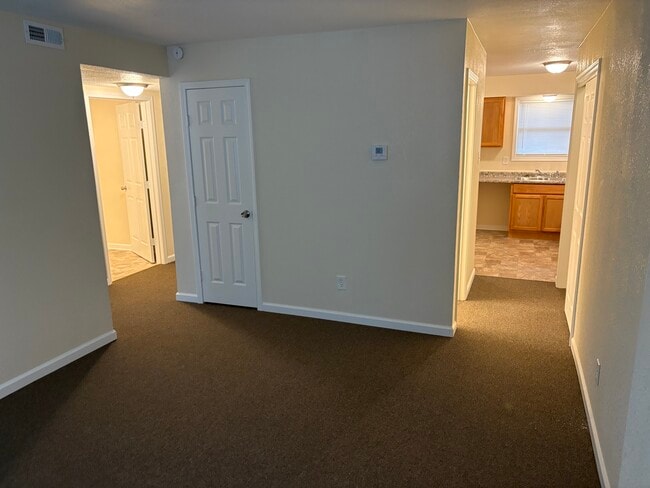 Photo - 1527 E Grand Blvd