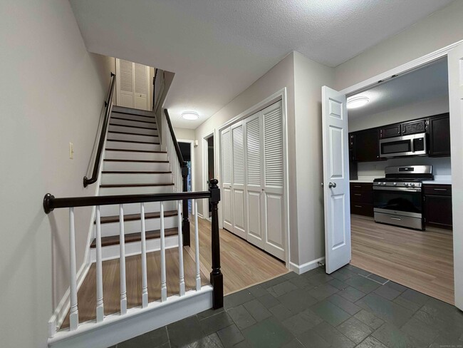 Photo - 6 Tunxis Village Unit 6