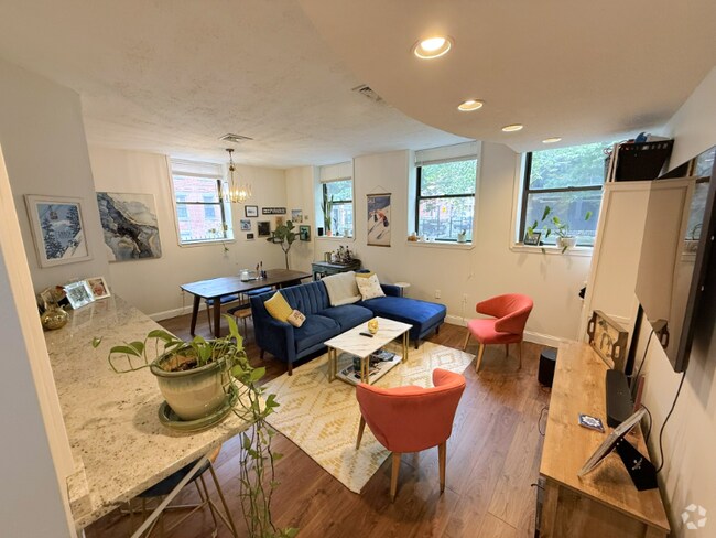 Building Photo - 72 Lubec St Unit 4 Rental