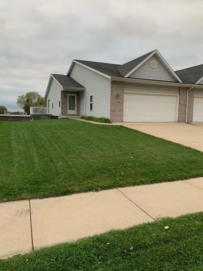 Building Photo - Lexington Duplex Unit 5756 Rental