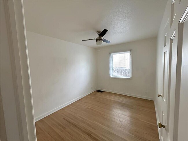 Photo - 2101 Grand Ave S