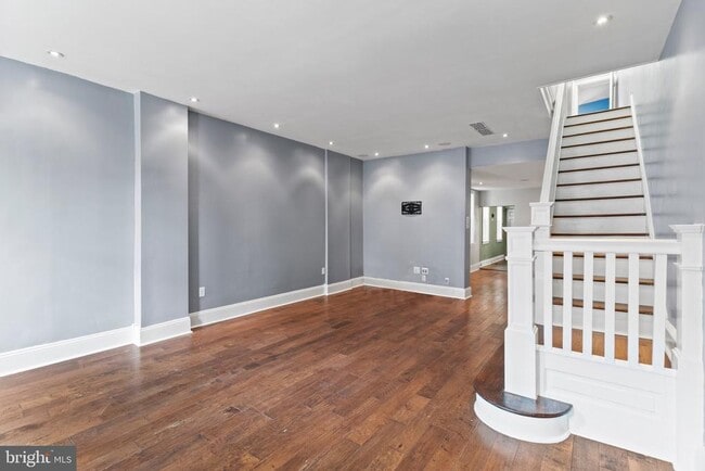 Photo - 2443 E Cumberland St