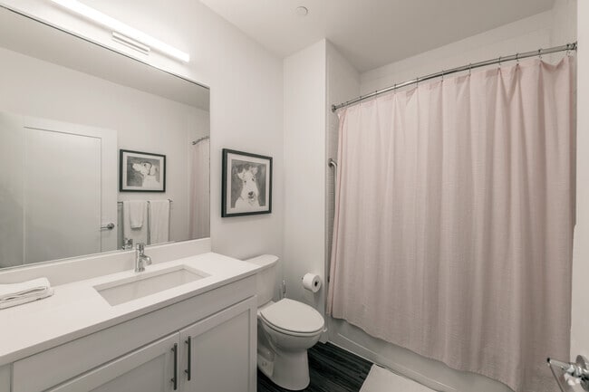 1 BR, 1 BA