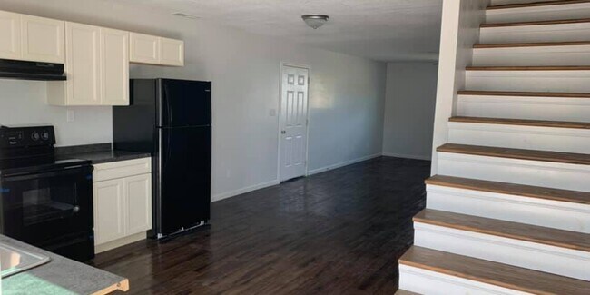 Photo - Laurel Flats LLC.