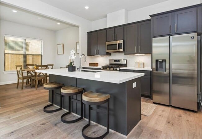 Photo - 1103 Fuschia Rd