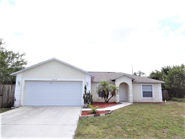 Building Photo - 1074 SW Bianca Ave