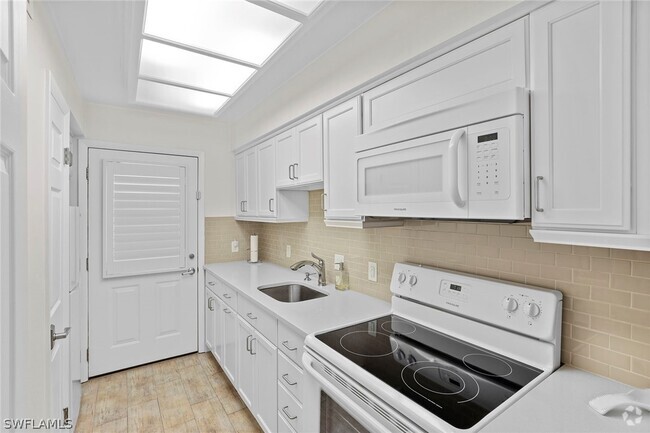 Building Photo - 72 7th St S Unit 208 Rental