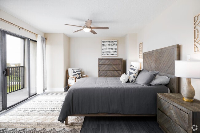 1BR, 1.5BA - 815SF - Bedroom