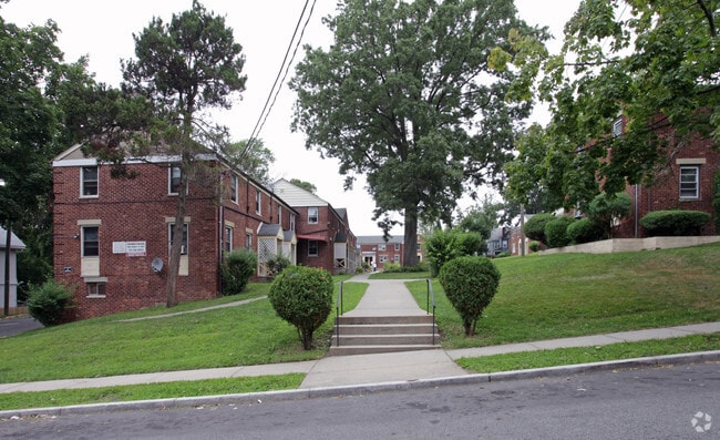 Photo - 471 Tremont Ave