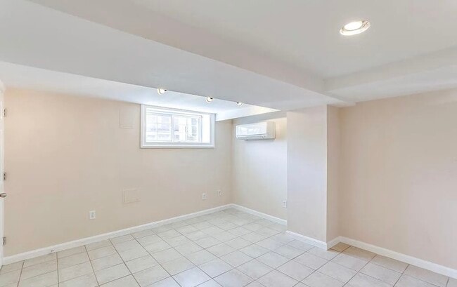 Photo - 729 Oldham St Unit Basement