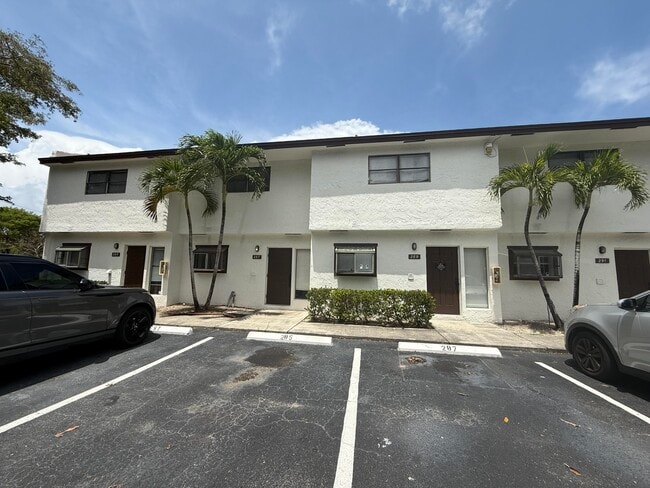 Photo - 285 NW 15th St Townhome