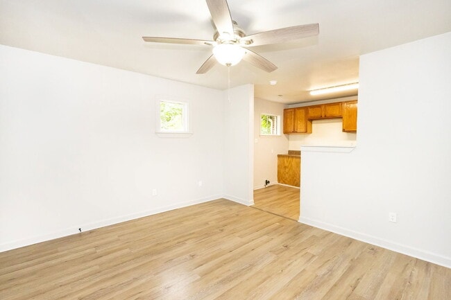 Photo - 5326 Slayton Ave