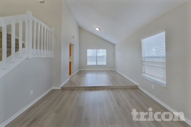 15130 Heathridge Dr