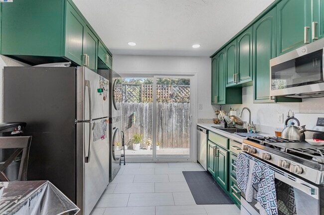Building Photo - 20673 Forest Ave Unit B
