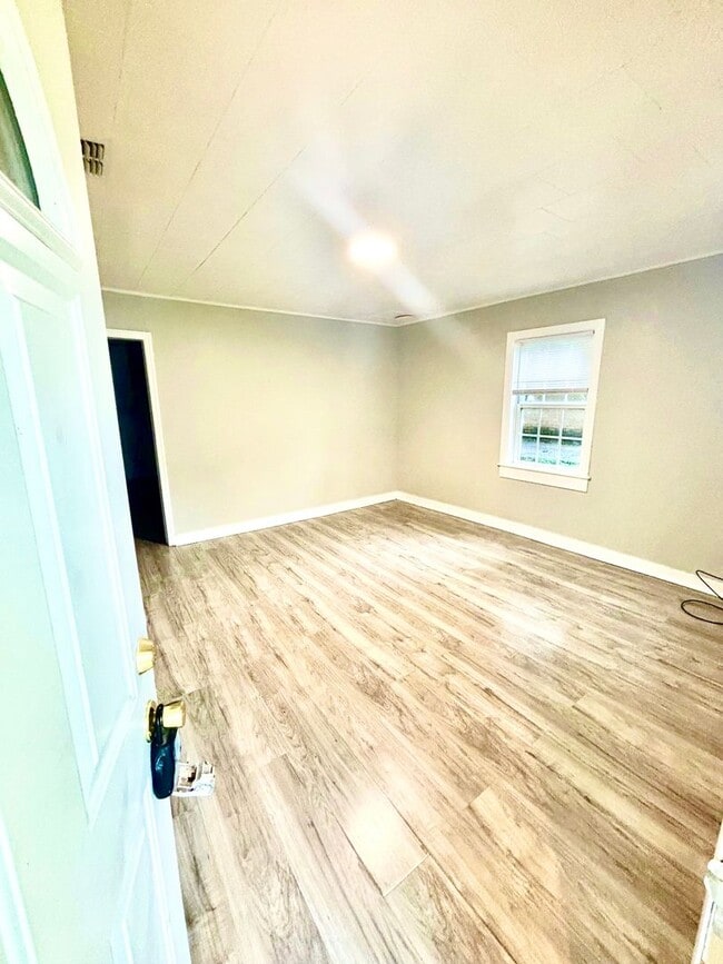 Photo - 257 N Pine Ave