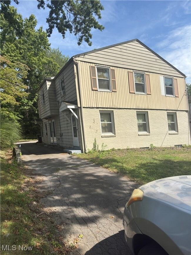 Building Photo - 52 Willow Dr Unit 1